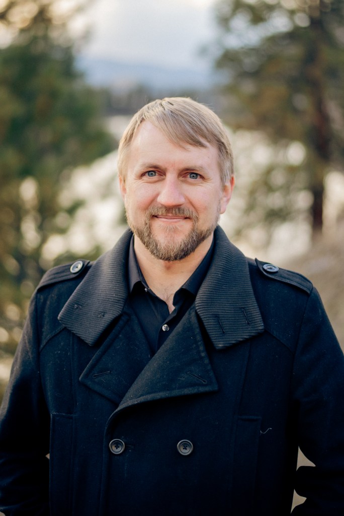 Headshot of Derek Larson